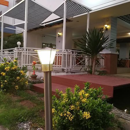 Benjamart Residence Hat Yai Bagian luar foto