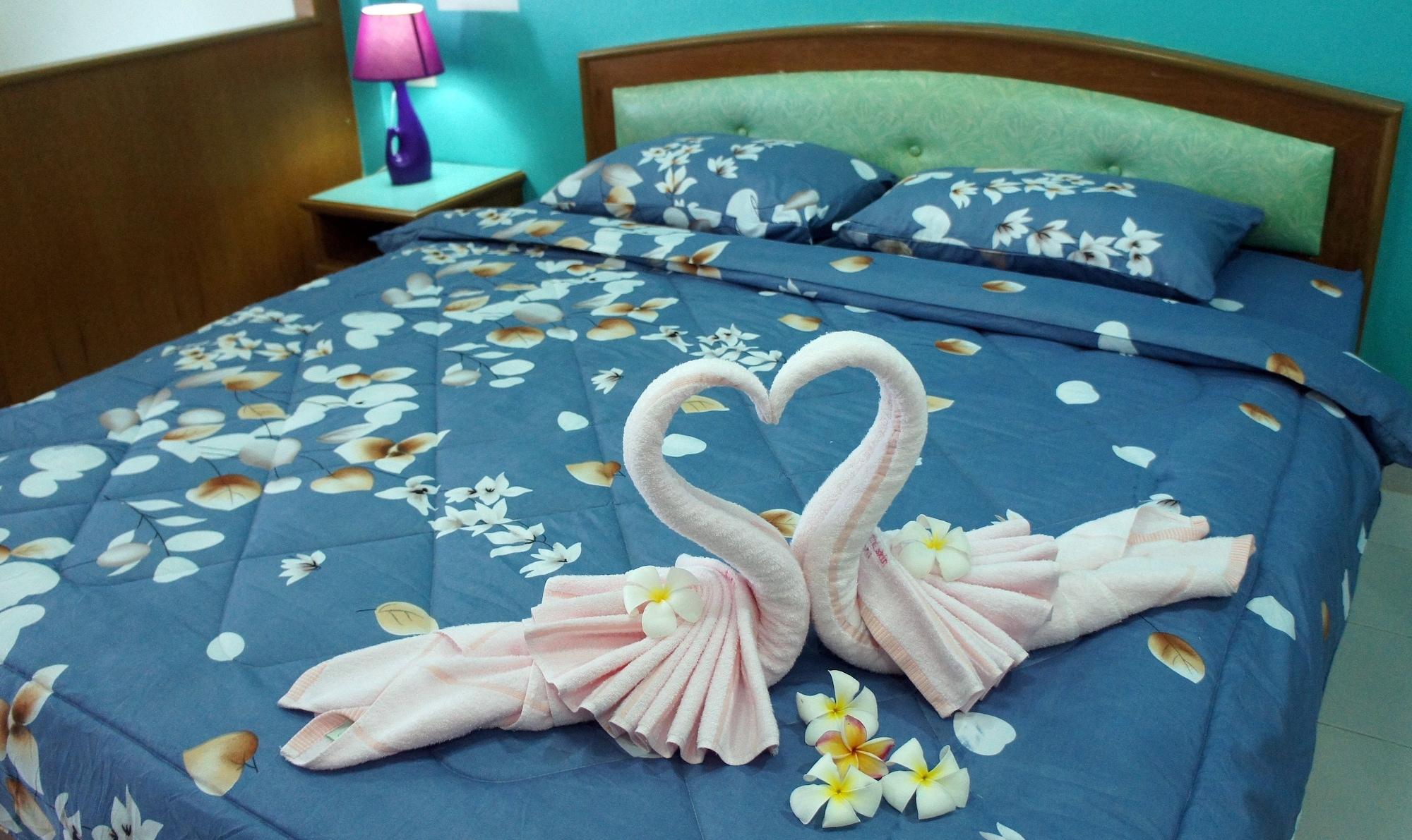 Benjamart Residence Hat Yai Bagian luar foto