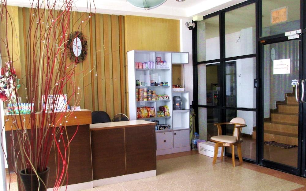 Benjamart Residence Hat Yai Bagian luar foto