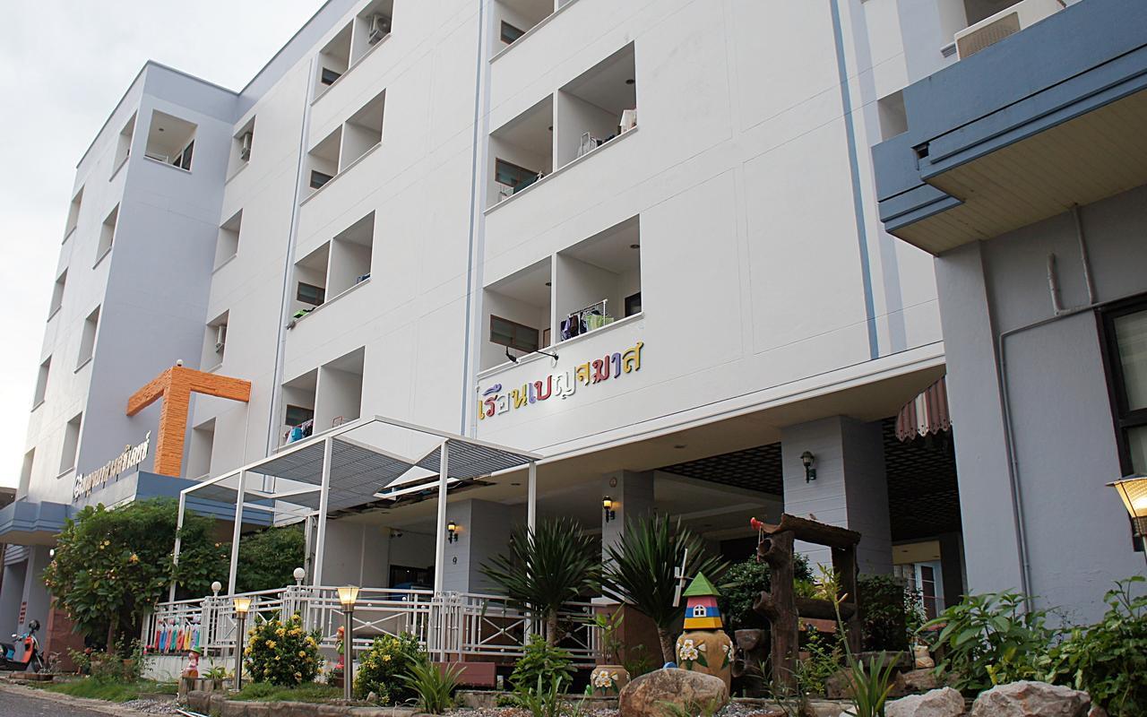 Benjamart Residence Hat Yai Bagian luar foto