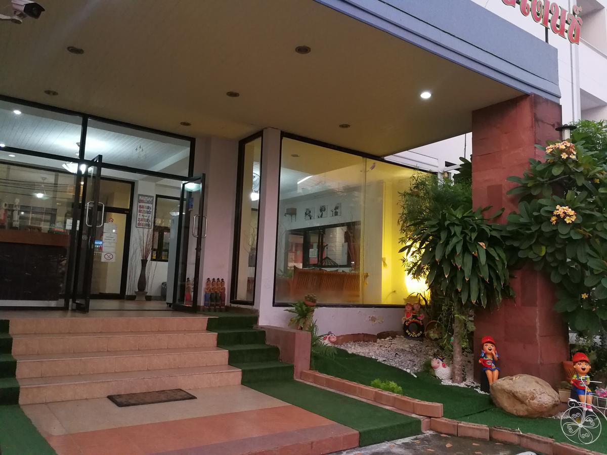 Benjamart Residence Hat Yai Bagian luar foto
