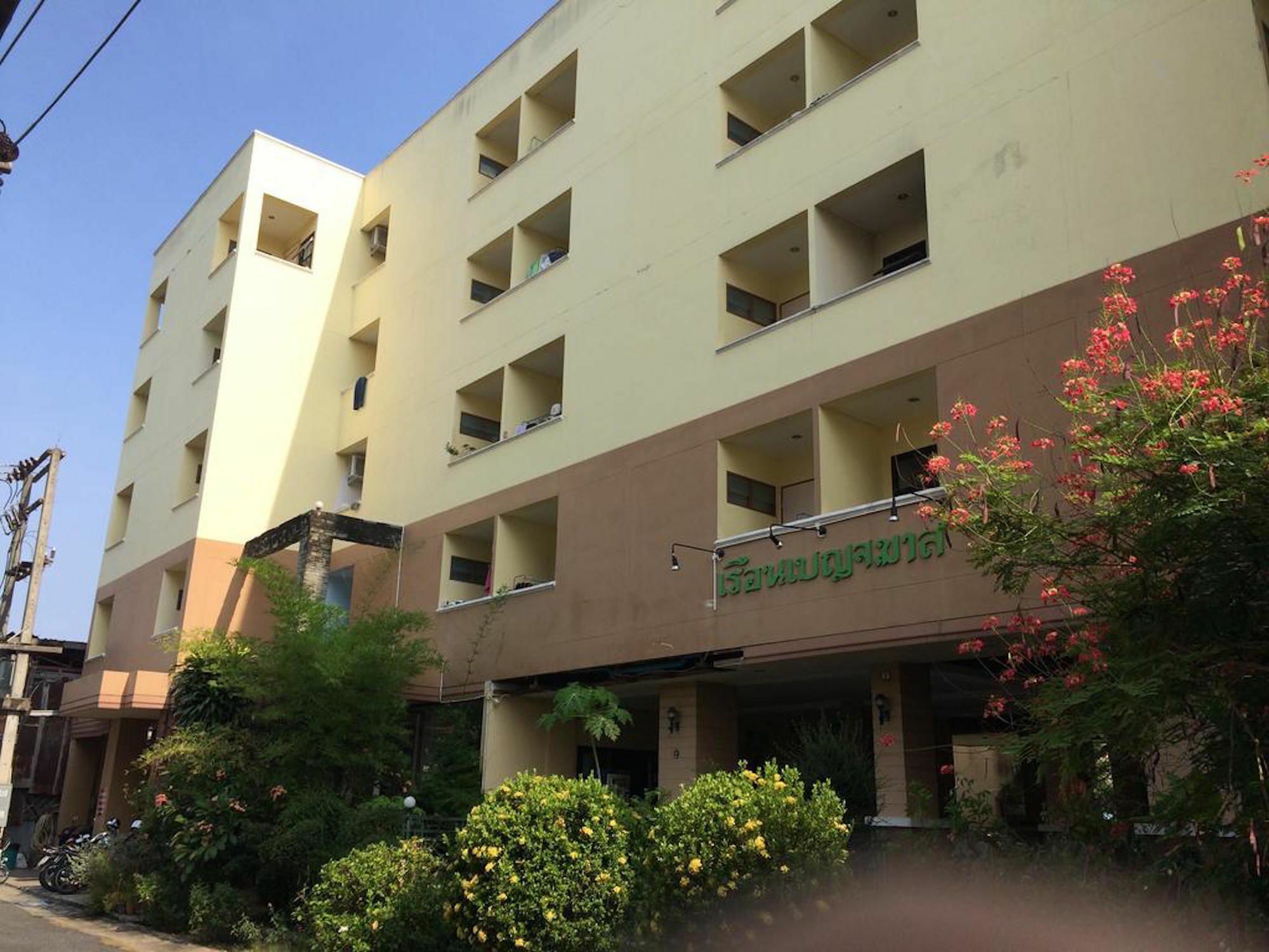Benjamart Residence Hat Yai Bagian luar foto